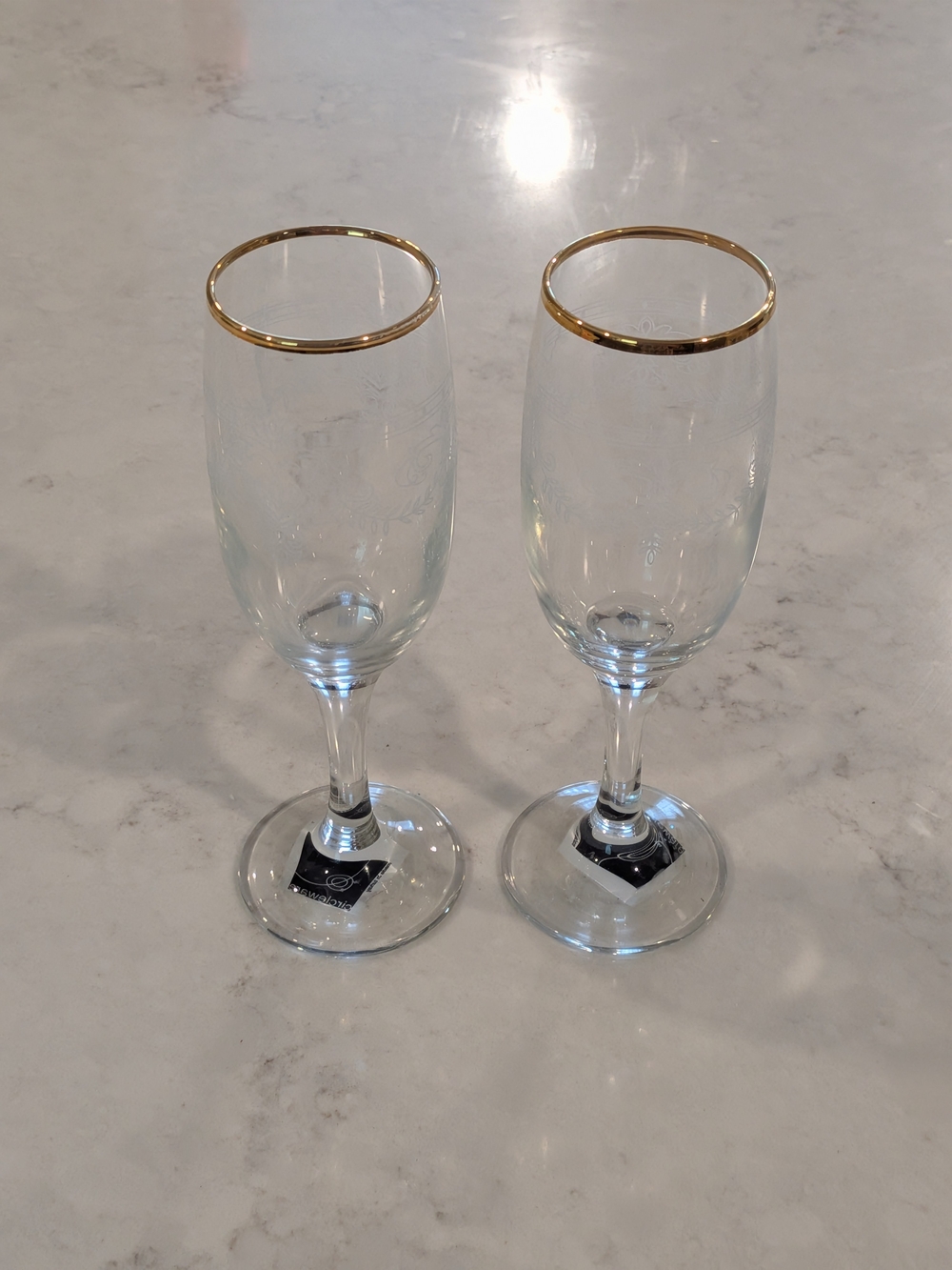 Set Of 6.Elegant Gold-Rim Champagne Flutes